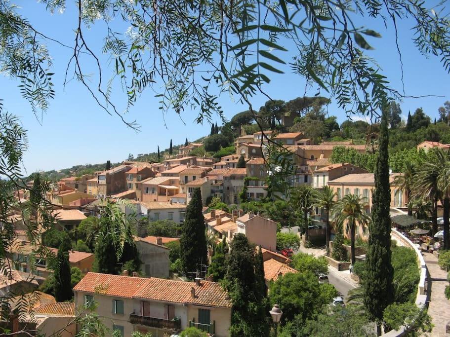 Lovely Flat In The Heart Of The Medieval City Hyeres Exterior photo