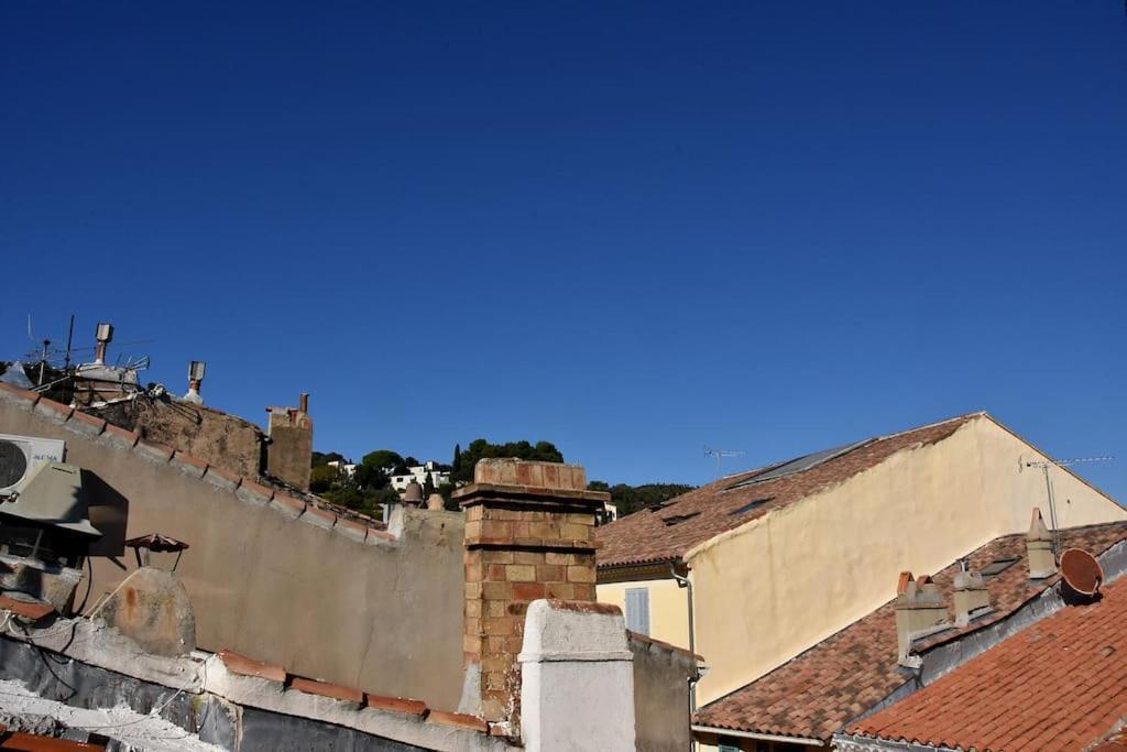 Lovely Flat In The Heart Of The Medieval City Hyeres Exterior photo