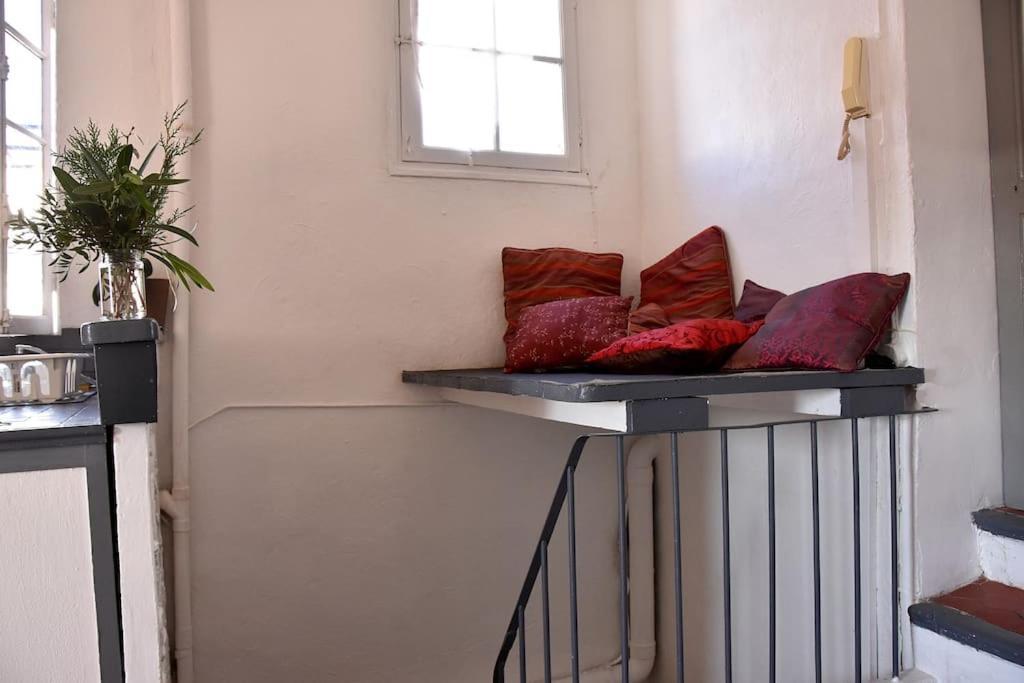 Lovely Flat In The Heart Of The Medieval City Hyeres Exterior photo